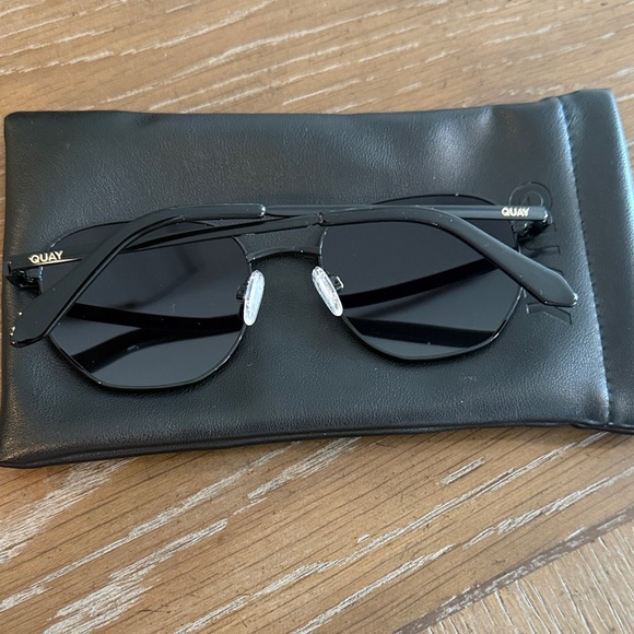 Quay Big Time Sunglasses - Picture 2 of 5